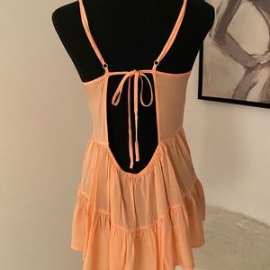 Feminine backless top
